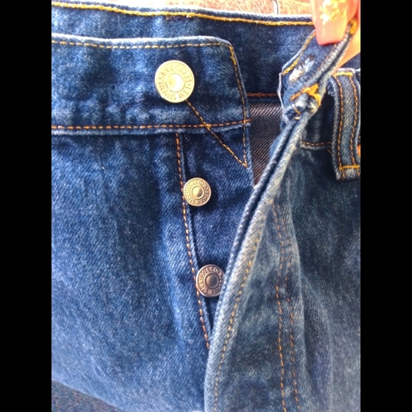 Vintage Levi's 501 High Waisted Mom Shorts - Picture 5 of 5